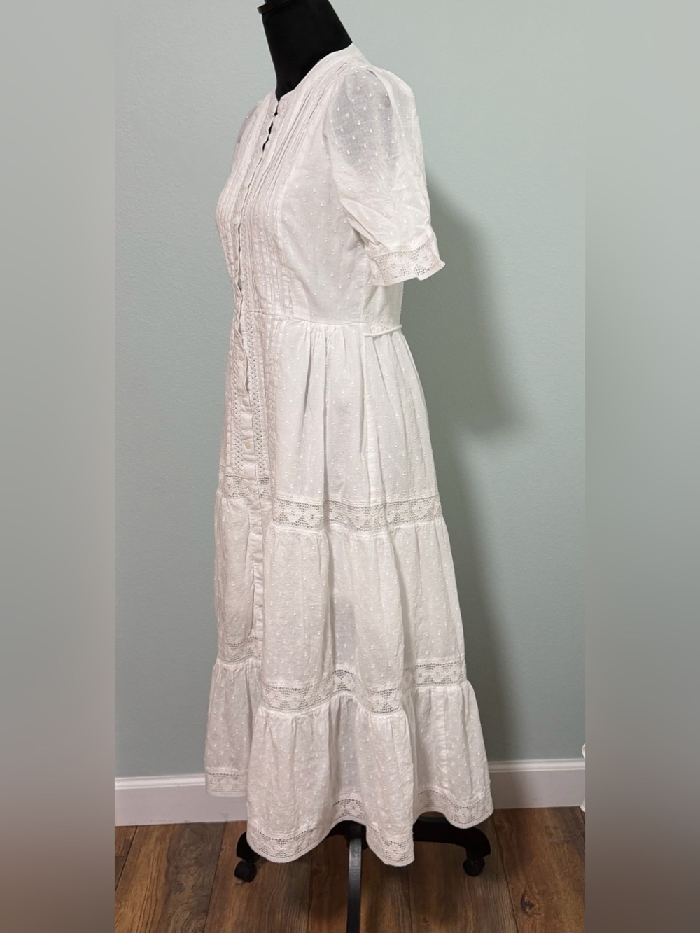 White Button-Front Midi Dress with Lace Trim - Picture 12 of 15